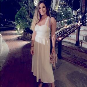 WHITE FLOWY DRESS WITH STRAPPY BACK